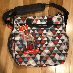 Skip Hop duo signature diaper bag -triangles